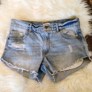 Forever 21 Coastal Cowgirl Distressed Light Wash Mid Rise Jean Shorts 27